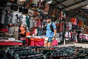 BIB: 
                            <button type="button" onclick="openModal(25581868)" class="btn btn-primary btn-sm float-right btn-popup" data-toggle="modal" data-target=".modal-high-quality">
                        <i class="fas fa-shopping-cart"></i> Add to Cart
                    </button>
                                            <button type="button" onclick="isThisMe(25581868, true)" class="btn btn-success btn-sm float-right btn-popup btn-isme hidden" data-toggle="tooltip" data-placement="bottom" title="นี่คือรูปของคุณใช่ไหม คลิกที่นี่เพื่อเอาเข้าอัลบั้ม">
                        <i class="fas fa-plus"></i> Add to album
                    </button>
                    <button type="button" onclick="isThisMe(25581868, false)" class="btn btn-warning btn-sm float-right btn-popup btn-isnotme hidden">
                        <i class="fas fa-ban"></i> Remove from album
                    </button>